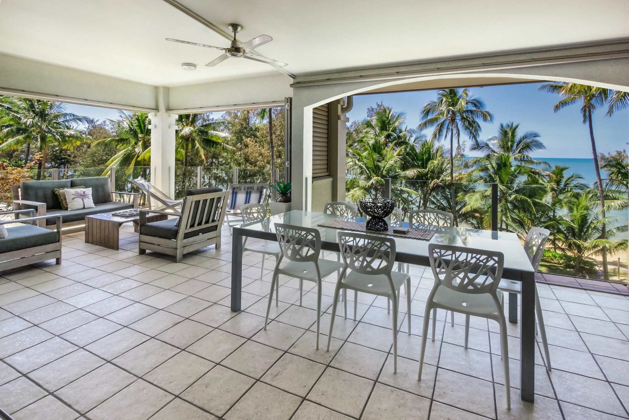 Island Views Beachfront Apartments Palm Cove Ngoại thất bức ảnh
