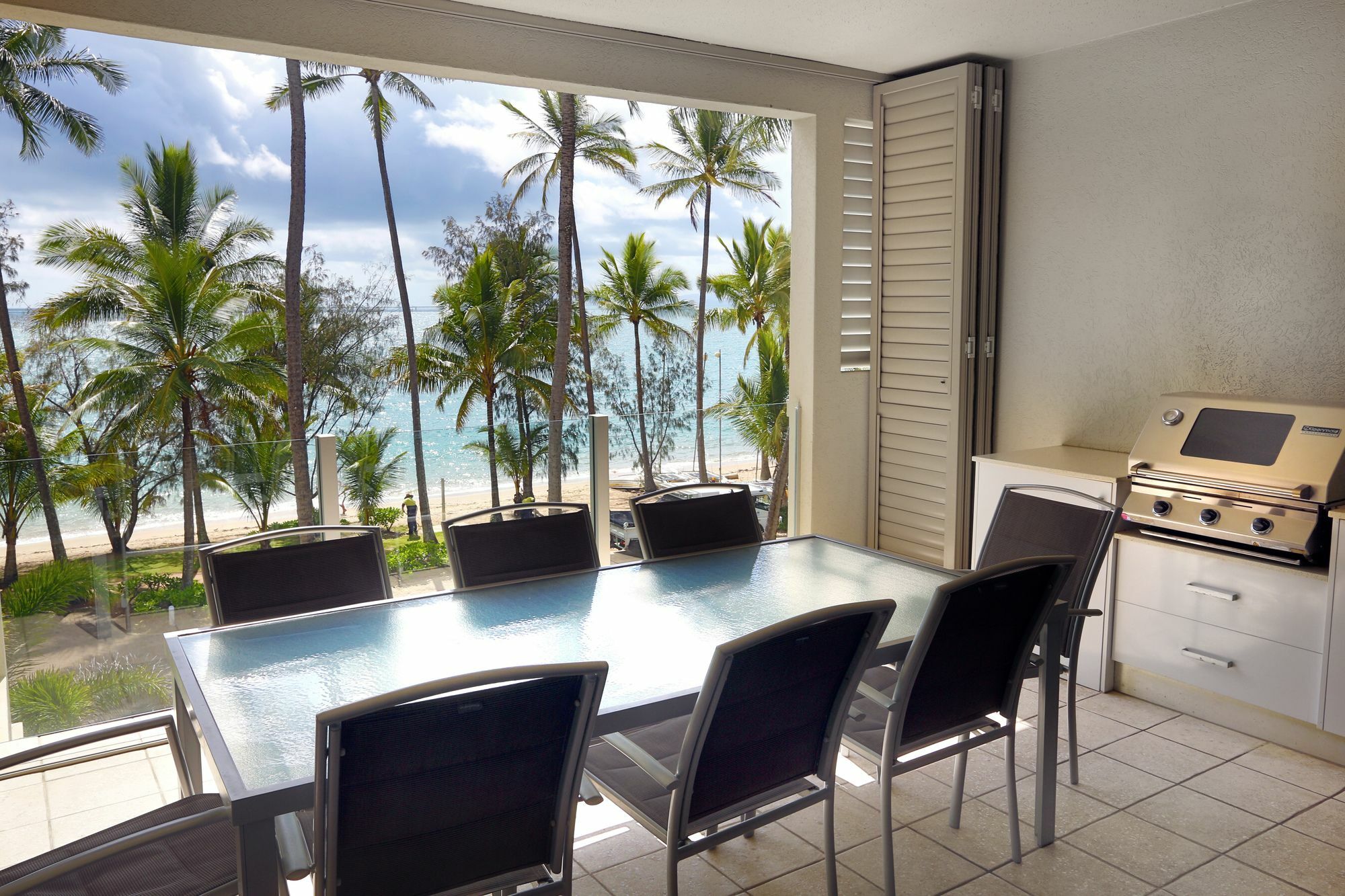 Island Views Beachfront Apartments Palm Cove Ngoại thất bức ảnh